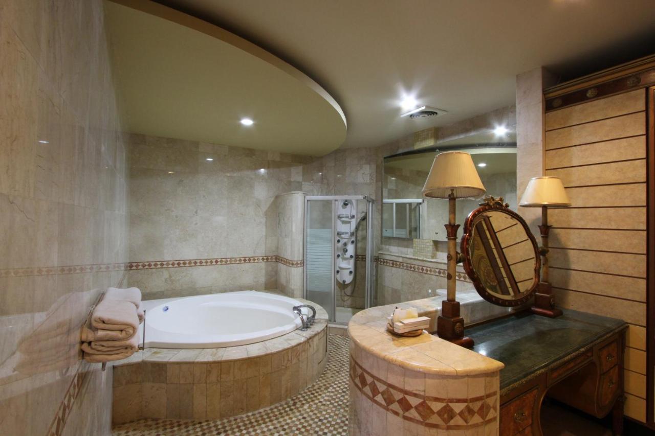 Griya Desa Hotel & Pool Sleman (Yogyakarta) Exterior foto